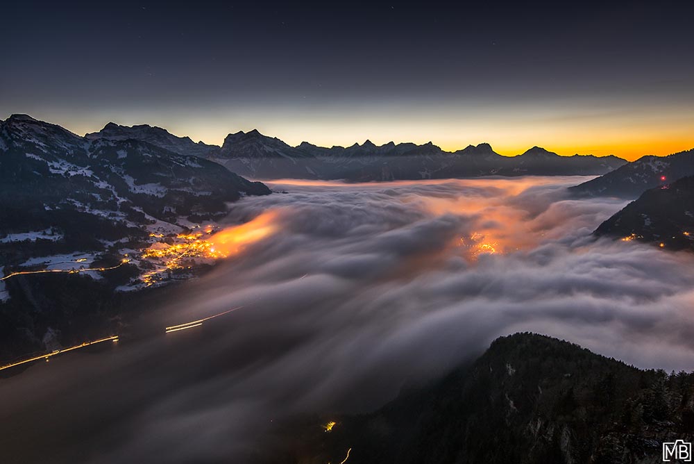 Licht und Dunkelheit Walensee Nebelmeer Langzeitbelichtung Abendstimmung St. Gallen Schweiz