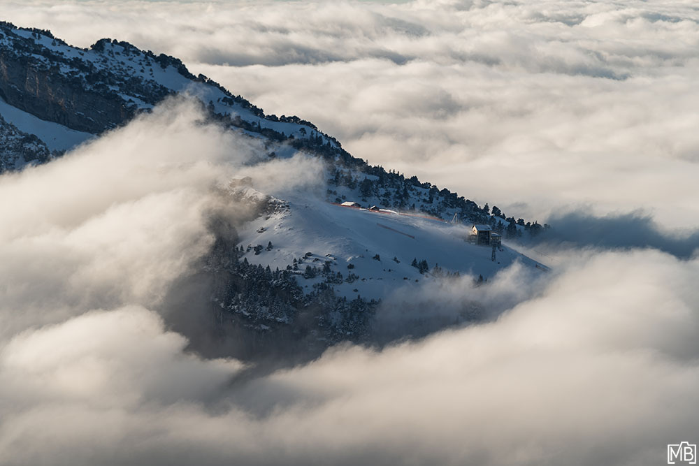 Nebel und Wolken Ebenalp Nebelwelle Winter Appenzellerland Alpstein St. Gallen Appenzell Ostschweiz Schweiz