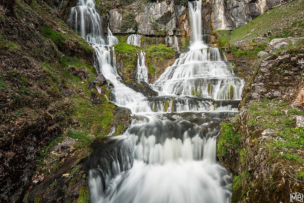 Wasserfälle und Flüsse Wasserfall St. Beatus-Höhlen Thunersee Interlaken Bern Schweiz